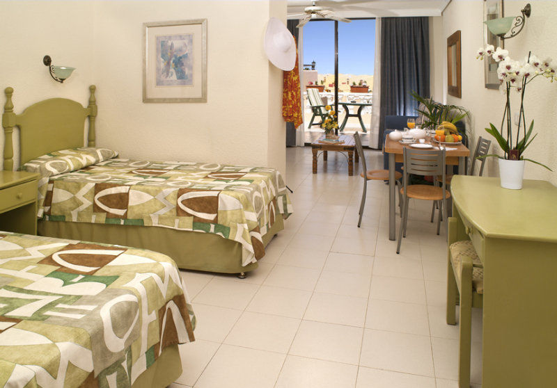 Paradise Court Aparthotel Адехе Экстерьер фото